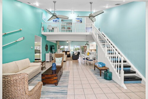 Belle 4 chambres, 3 salles de bain, spacieuse piscine / SPA Accueil avec 200 'de large canal.