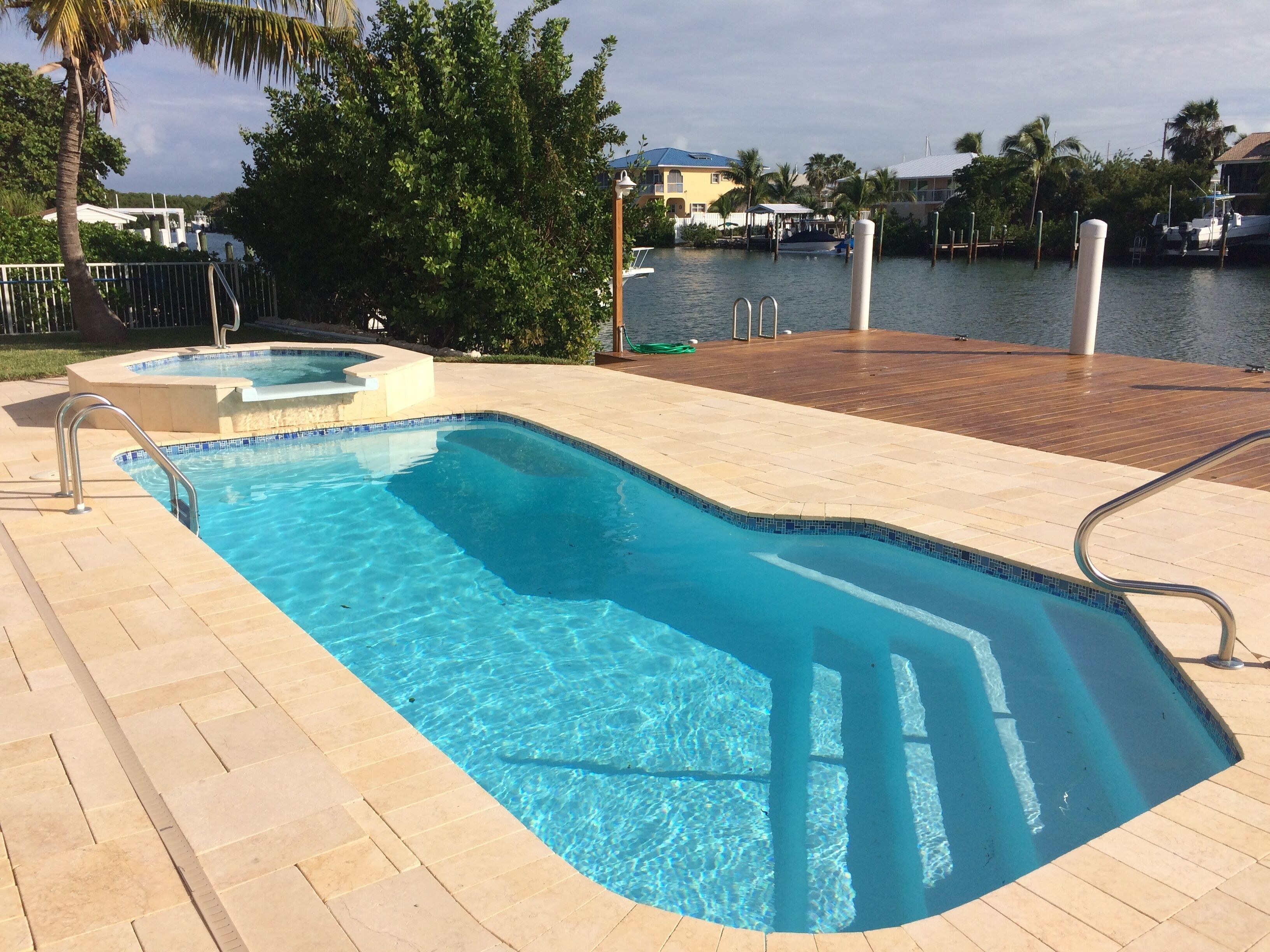 Piscina all'aperto, una piscina riscaldata