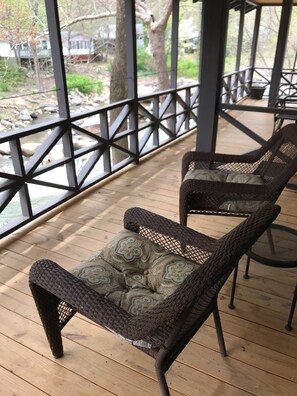 Terrace/patio - The Riverside Lodge at Chimney Rock (Chimney Rock)