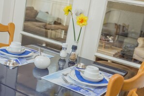 Free daily buffet breakfast  - Pirombo Bed & Breakfast (Noordwijk)
