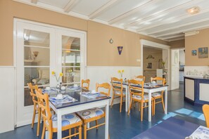 Petit déjeuner buffet compris tous les jours