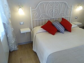 Standard Double Room, Mountain View | Free cots/infant beds, free WiFi, bed sheets