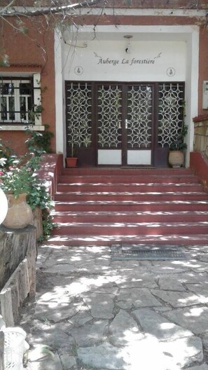 Front of property - Auberge La Forestiere (Timahdite)