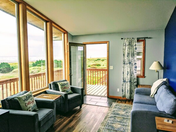 Smart TV, fireplace, DVD player, books