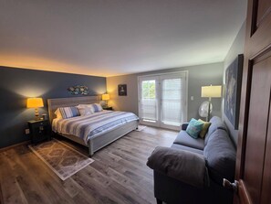 5 bedrooms, desk, iron/ironing board, travel crib - Spring Clamming! Spacious, Serene Grayland Beach Oceanfront! Wifi, Workspaces (Grayland)