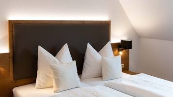 Double Room, Ensuite | Premium bedding, desk, laptop workspace, bed sheets