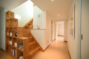 301 (Private) | WiFi (無料)