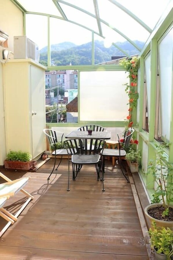 301 (Private) | Terraço/pátio