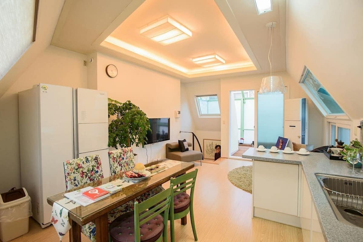302 (Homestay) | Servicio de la habitación
