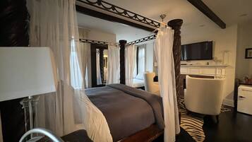 Habitación Deluxe, varias camas | Sábanas de algodón egipcio y ropa de cama de alta calidad