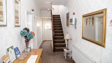 Pintu masuk interior