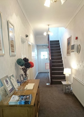 Interior entrance - Oak House B&B (Oldham)