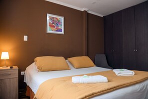 Double Room, 1 Queen Bed