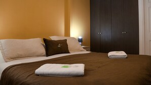 Habitación doble, 1 cama Queen size | Escritorio, espacio para trabajar con laptop y wifi gratis 