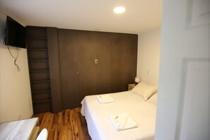 Apartament, 2 dormitoris, cuina | Escriptori, espai de treball apte per a portàtils i wifi gratuïta