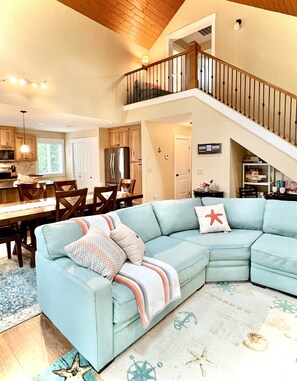 Smart TV - Tranquil Arch Cape Escape - Walk to the Beach! (Arch Cape)