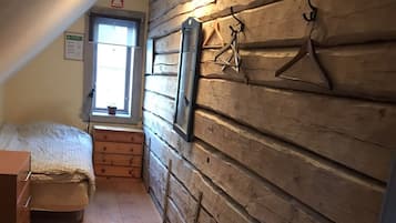 Single Room, Shared Bathroom | Blackout drapes, iron/ironing board, cribs/infant beds, rollaway beds