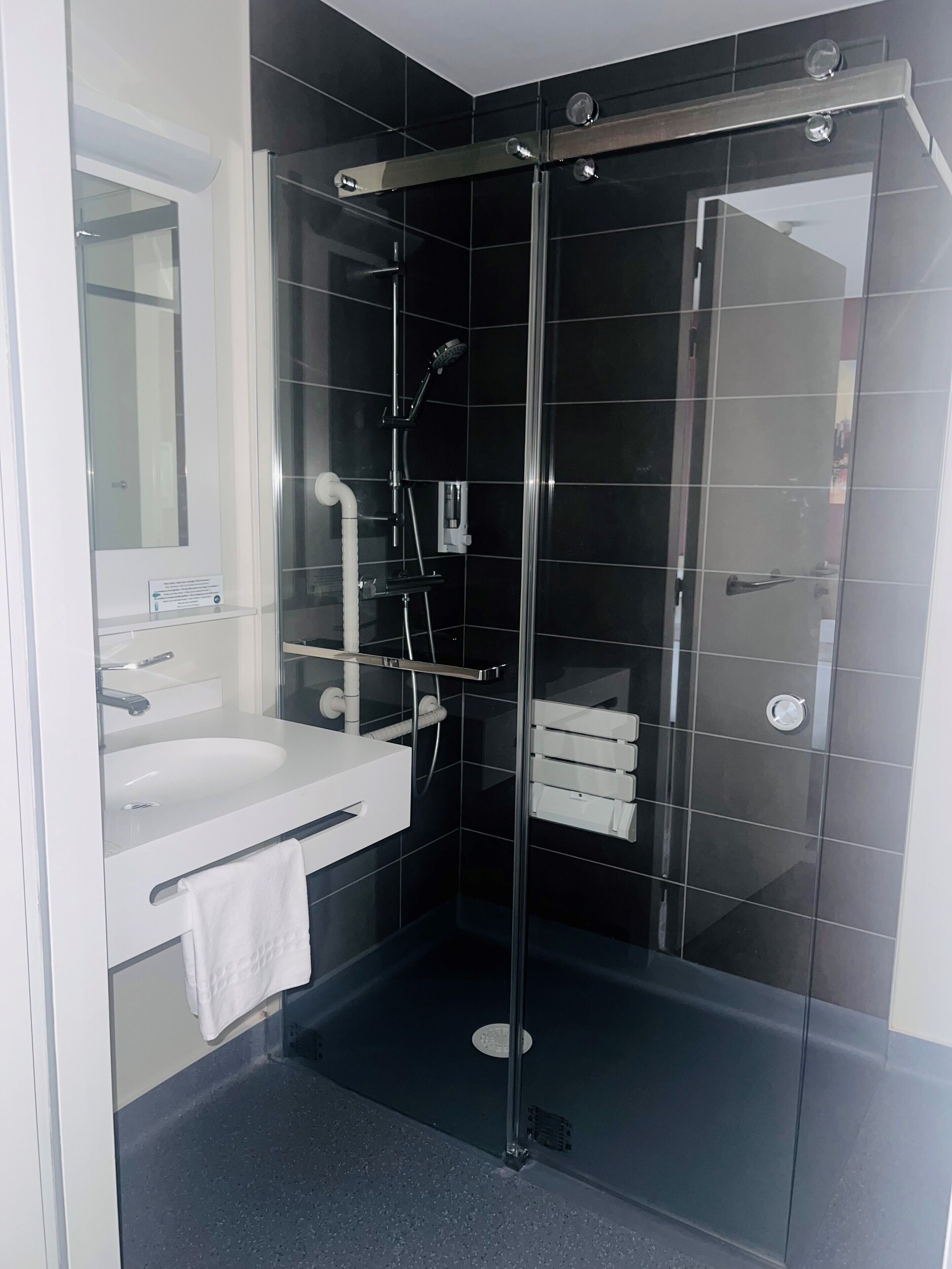 superior double room | bathroom | free toiletries, hair dryer, towels