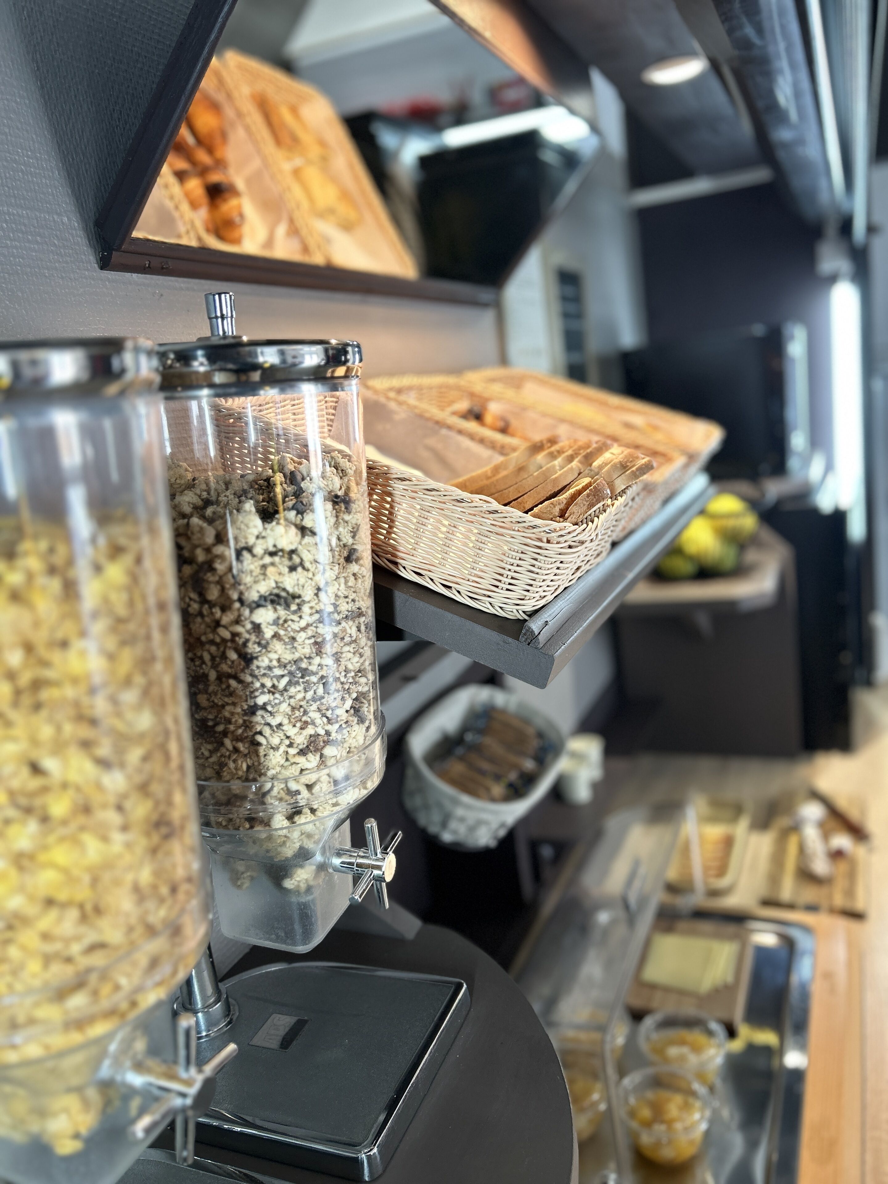 daily buffet breakfast (eur 10 per person)