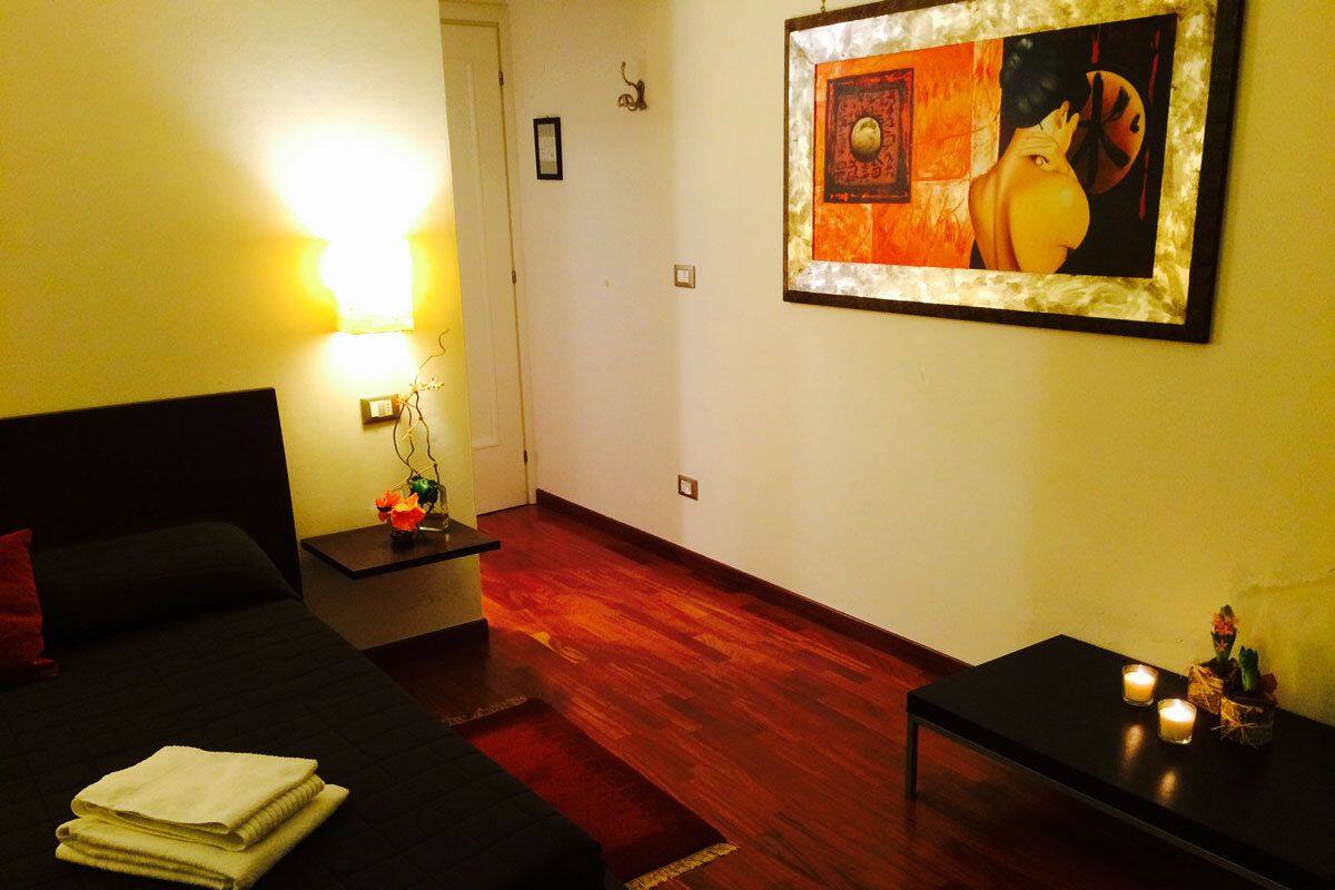 Ropa de cama de alta calidad, escritorio y wifi gratis