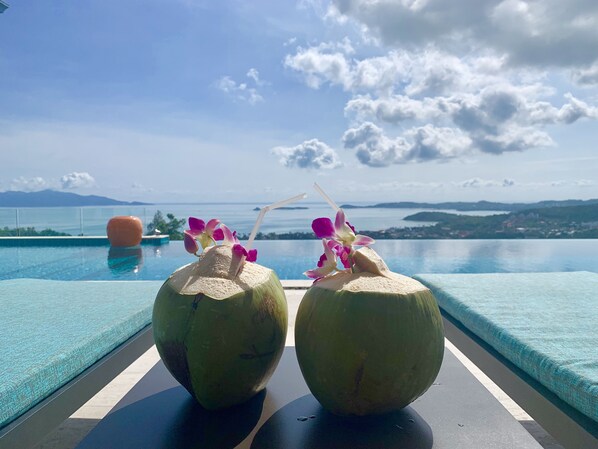 4 Bedrooms Villa | ลานระเบียง/นอกชาน