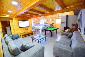 Cowboy Villa | Living area | Flat-screen TV