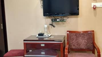 Deluxe Double Room, 1 Double Bed | Rollaway beds, free WiFi
