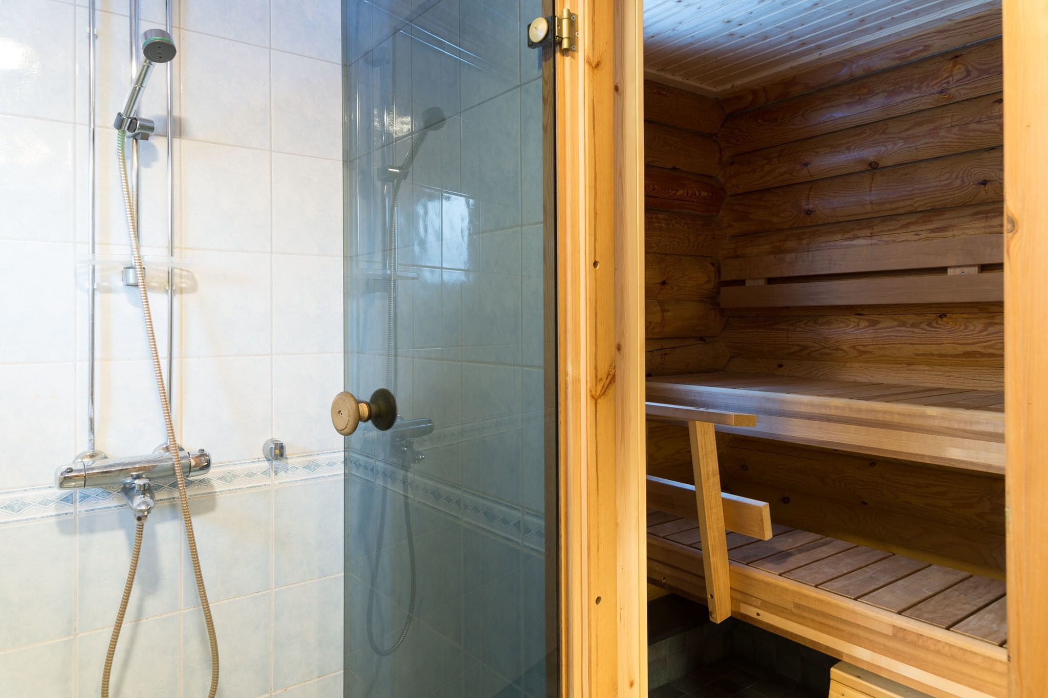 Kulmala | Bathroom | Shower, hair dryer, bidet, towels