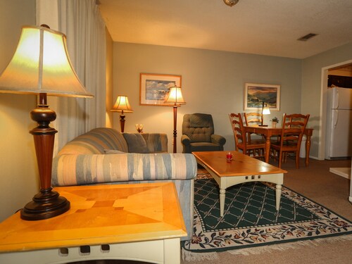 Lamplighter Suites