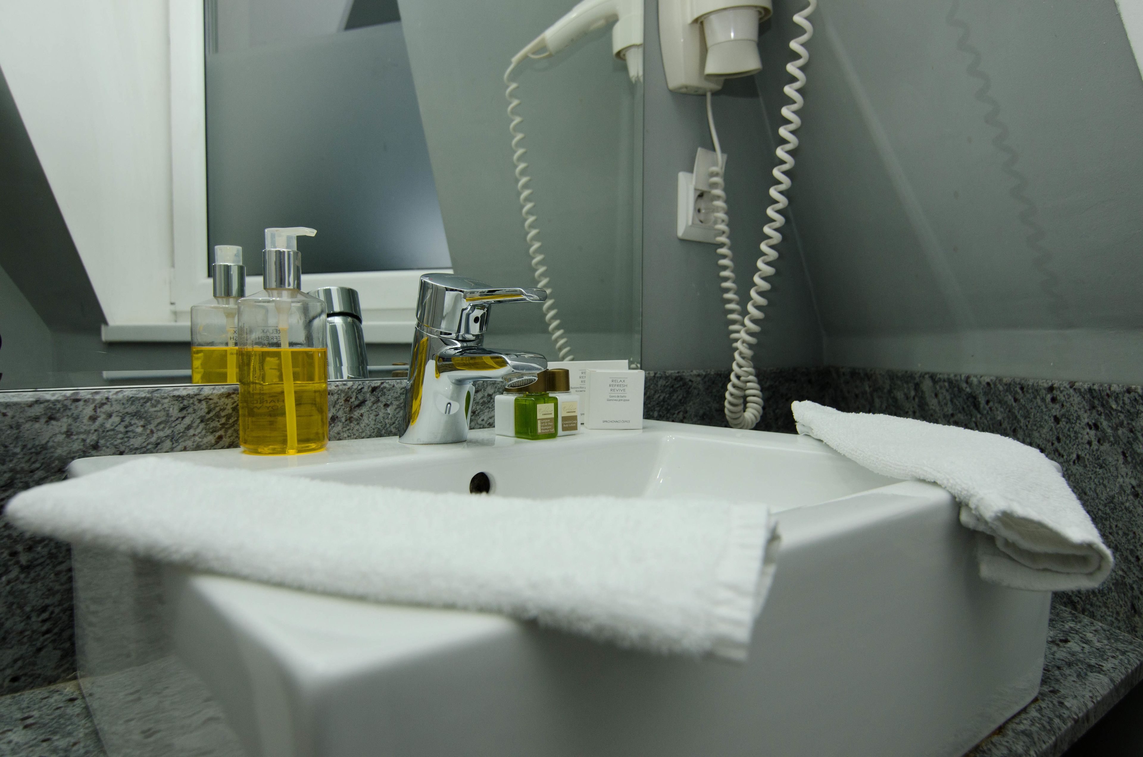 superior double room | bathroom sink