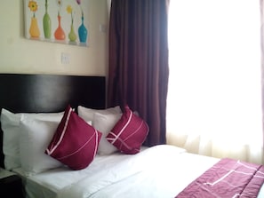 Minibar, in-room safe, desk, free WiFi