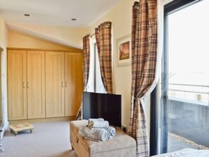 1 bedroom, premium bedding, iron/ironing board, free WiFi