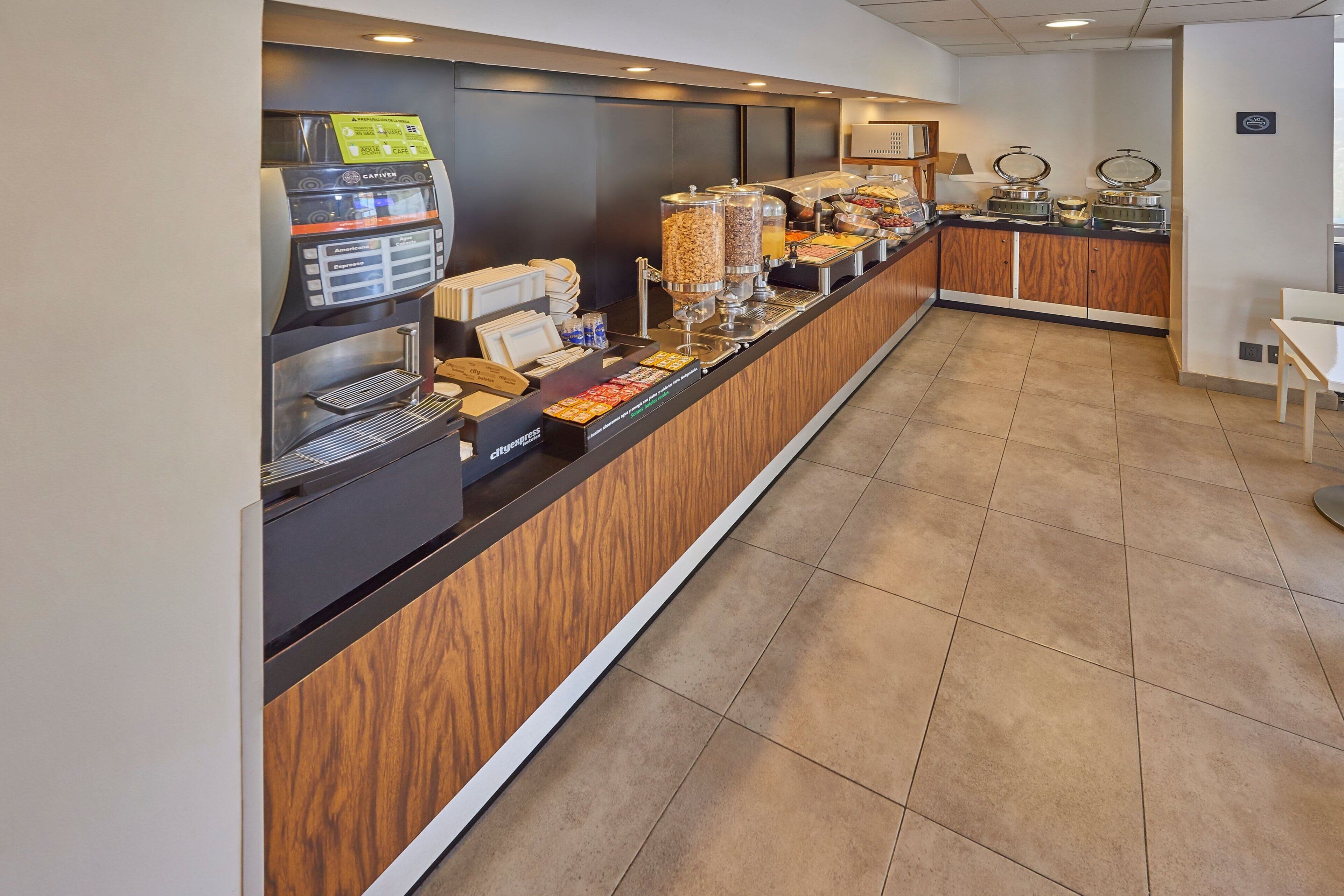 free daily continental breakfast