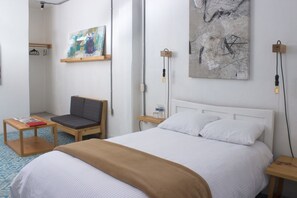 Studio | Een bureau, gratis wifi, beddengoed