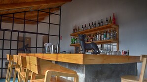 Bar (on property) - La Tozi Galería Hotel (San Cristóbal de las Casas)