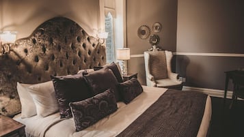 Luxury-Zimmer, 1 King-Bett | Hochwertige Bettwaren, Daunenbettdecken, Pillowtop-Betten