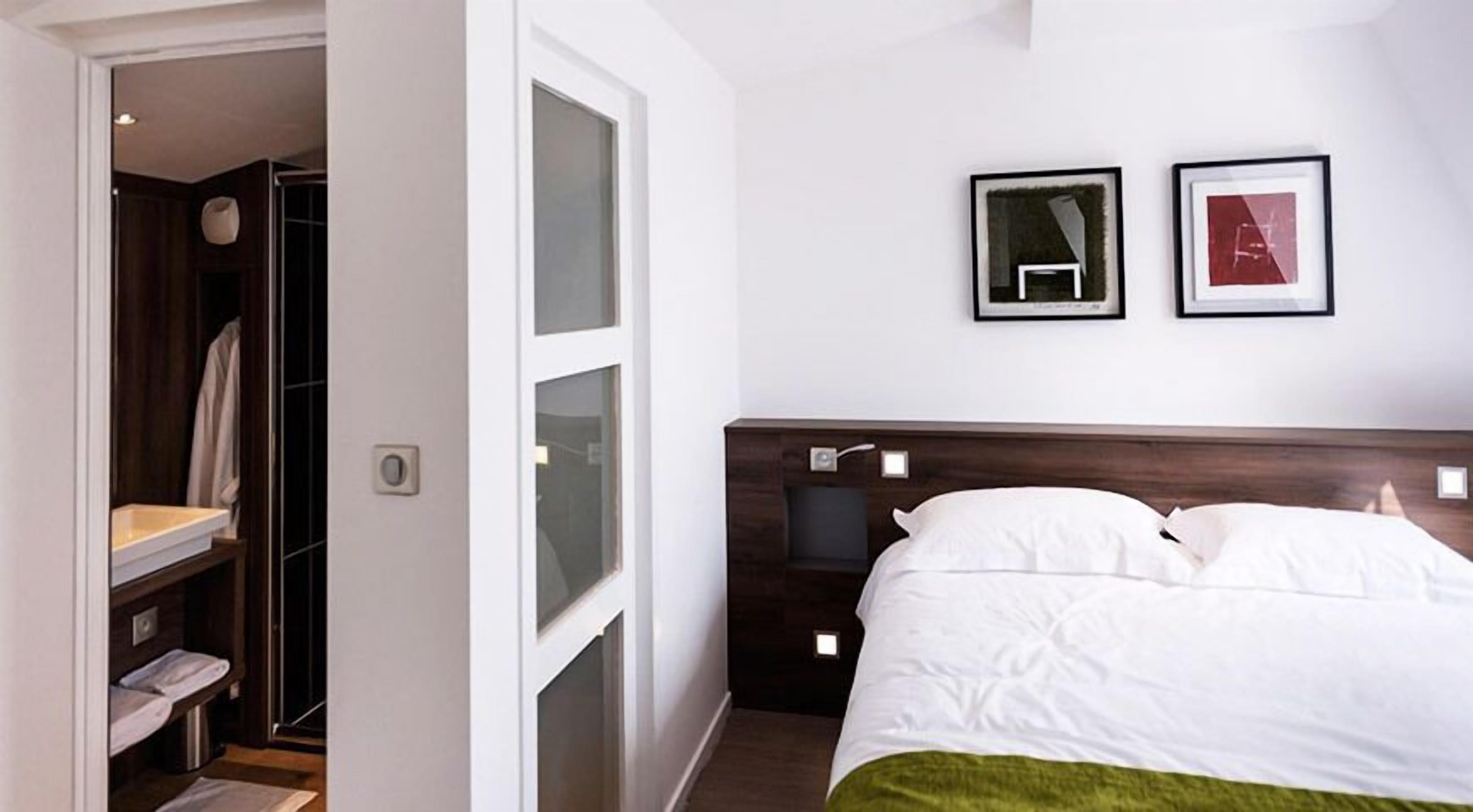 junior suite | 1 bedroom, premium bedding, desk, blackout curtains