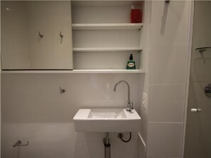 Standardlejlighed - 2 soveværelser | Håndvask på badeværelset