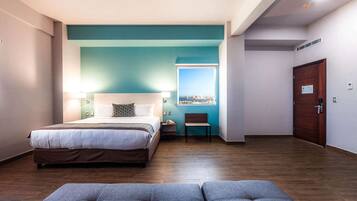 Suite, 1 cama King size, para no fumadores | Ropa de cama de alta calidad y edredón