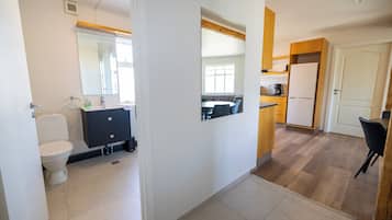 Blackout curtains, free WiFi, bed sheets