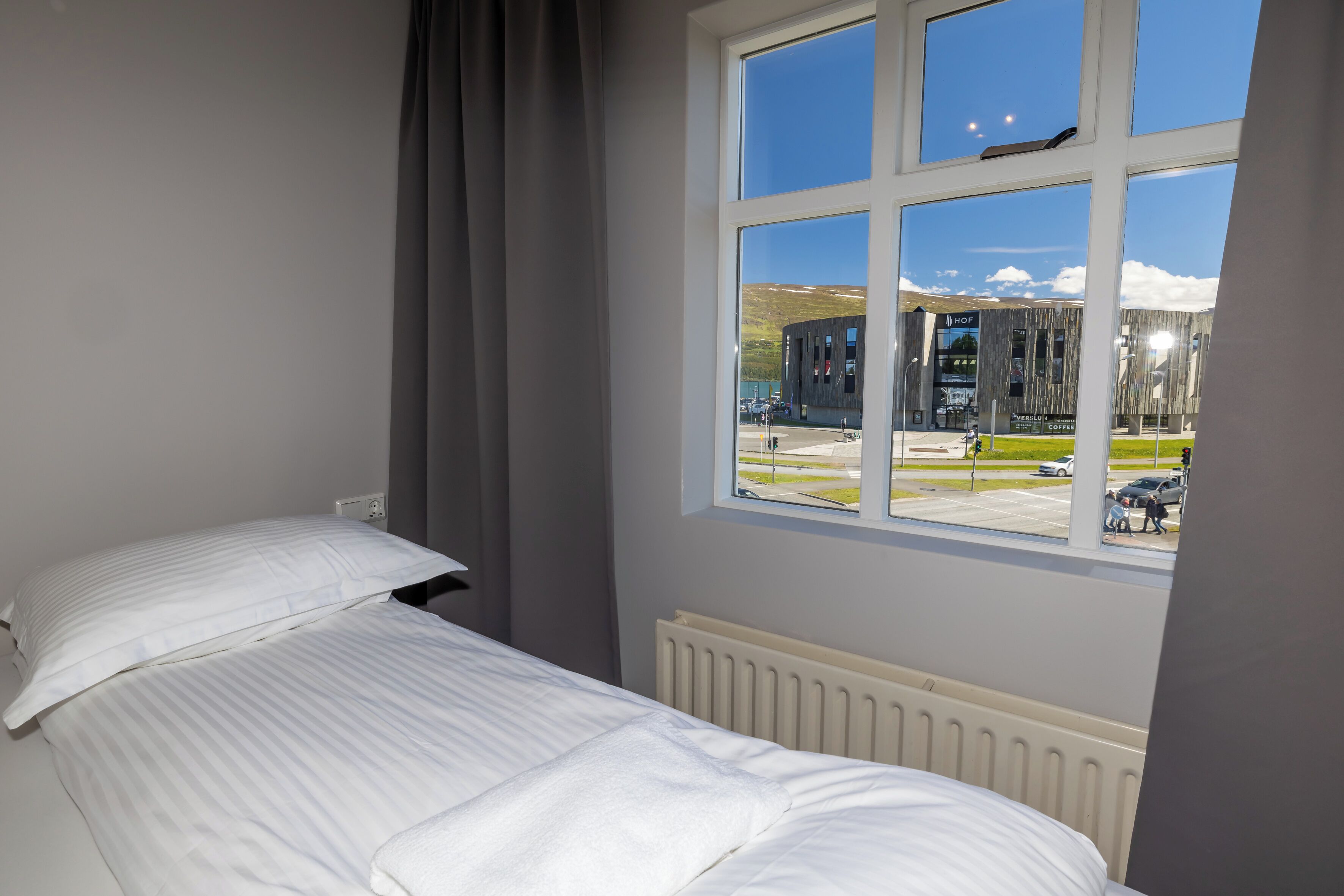 Comfort Apartment, 2 Bedrooms | Blackout drapes, free WiFi, bed sheets