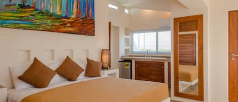 Minibar, caja de seguridad en la habitación, escritorio y wifi gratis