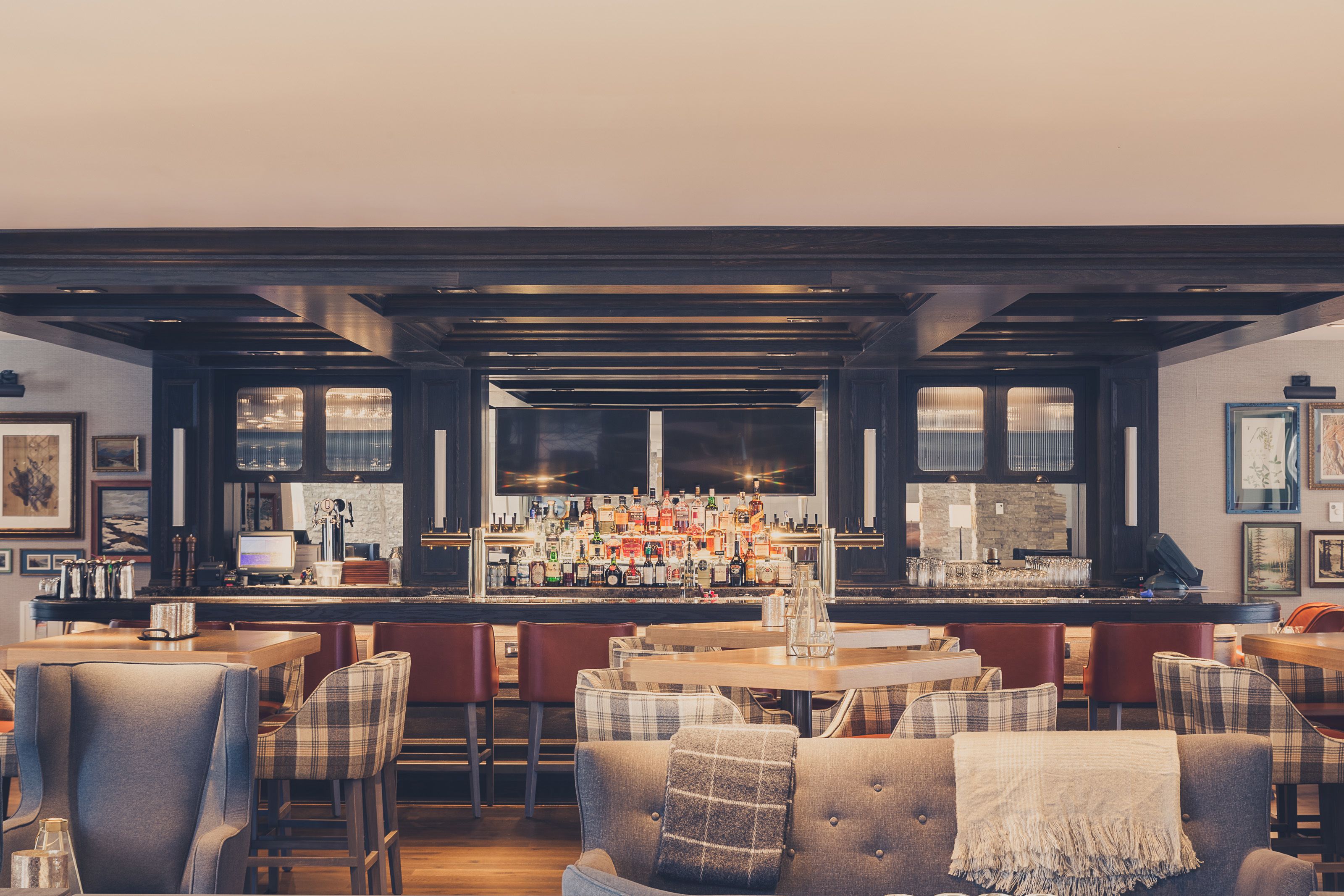 serves lunch and dinner