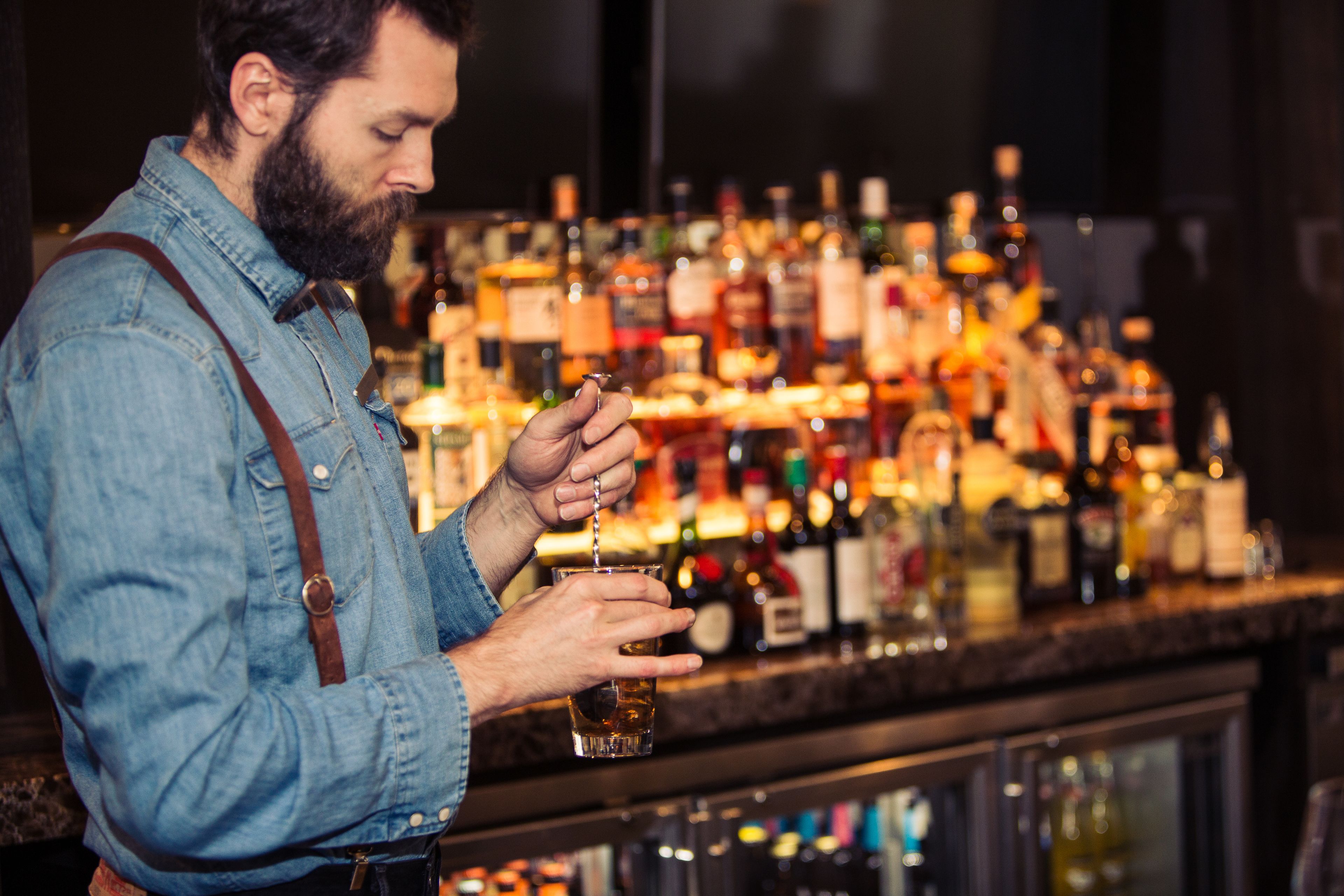 serves lunch and dinner