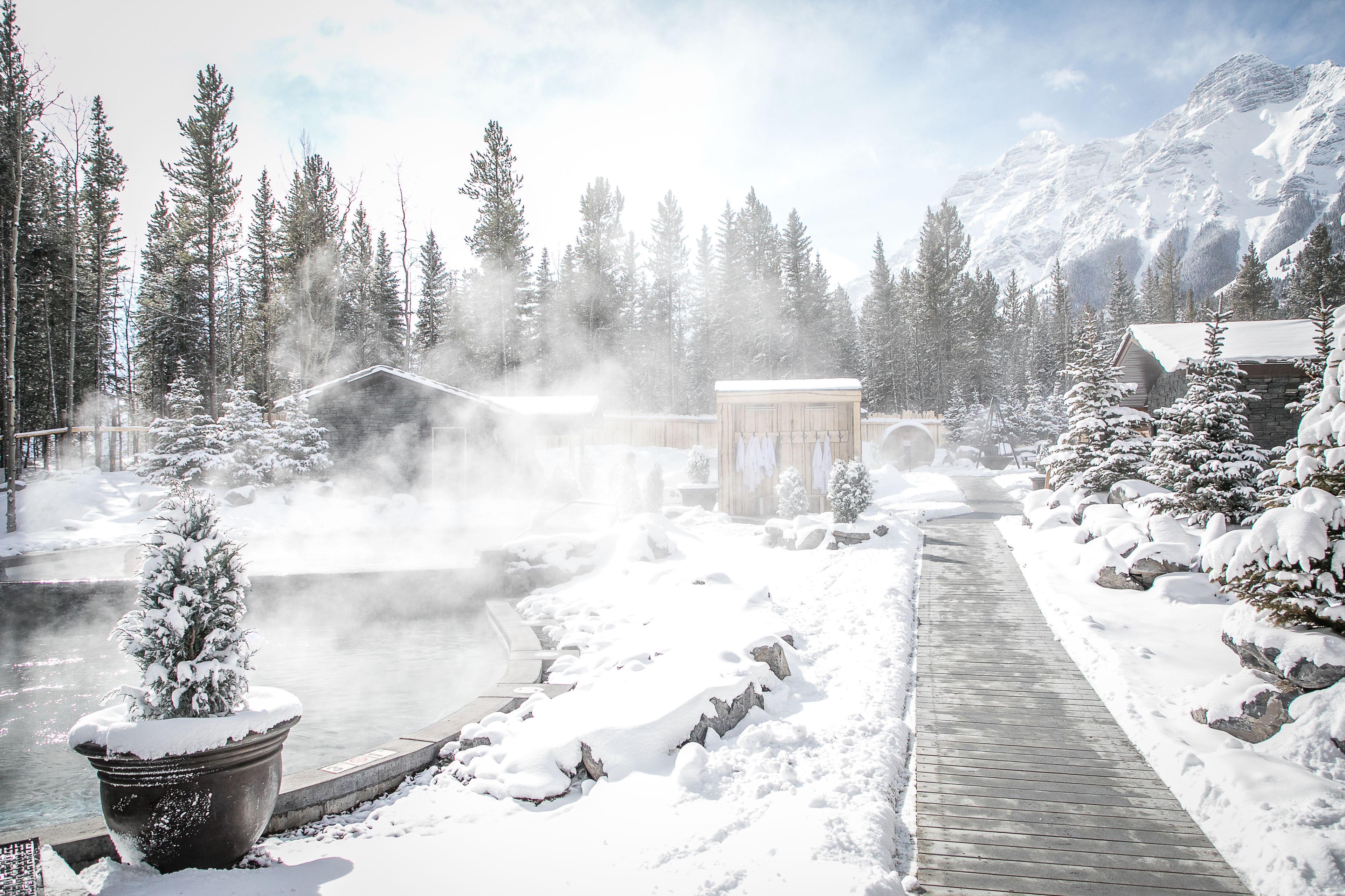 sauna, hot tub, steam room, hot springs/mineral springs