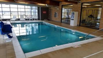 Indoor pool, pool loungers