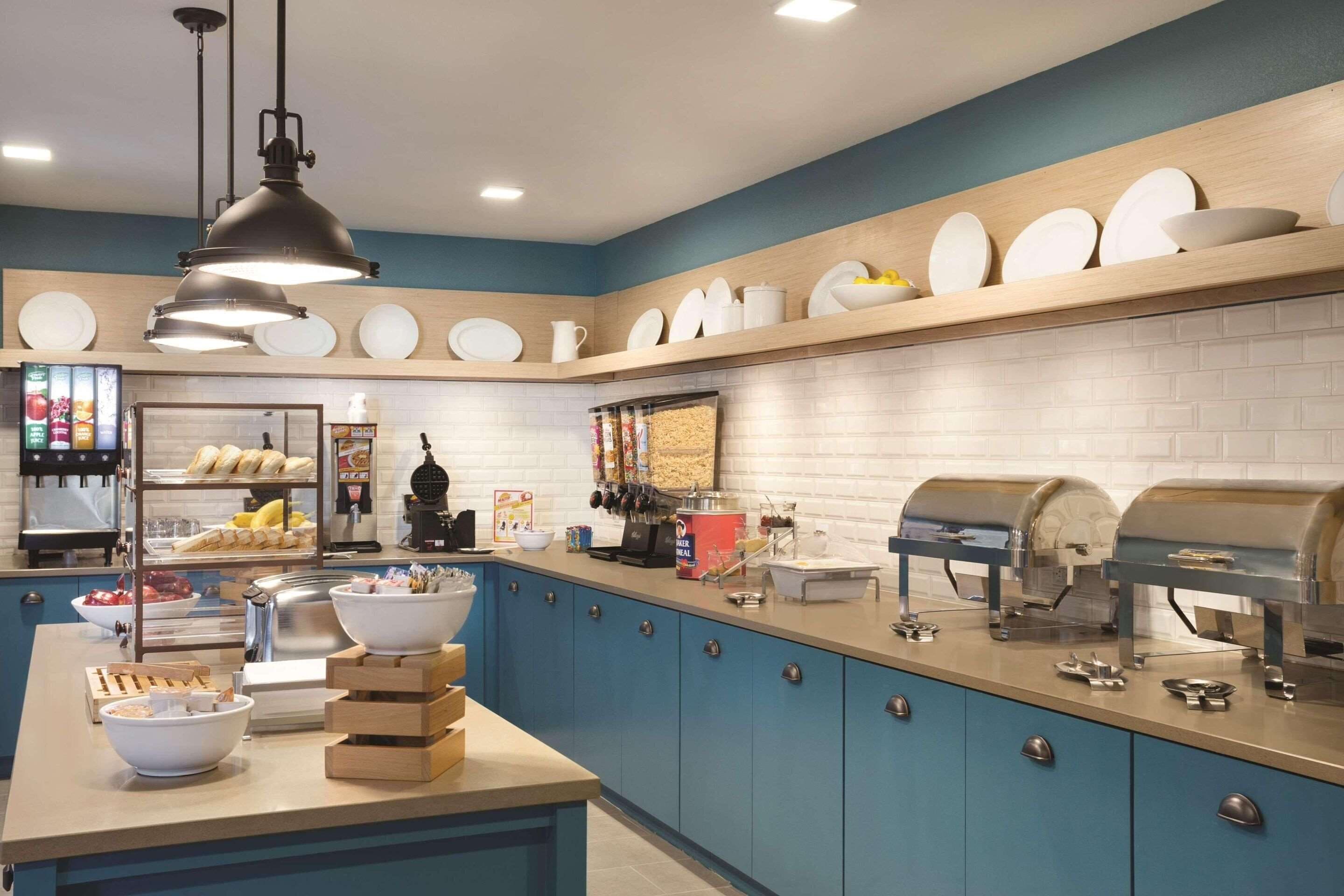 free daily continental breakfast