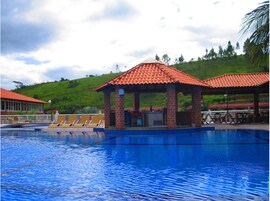Piscina interna, piscina externa