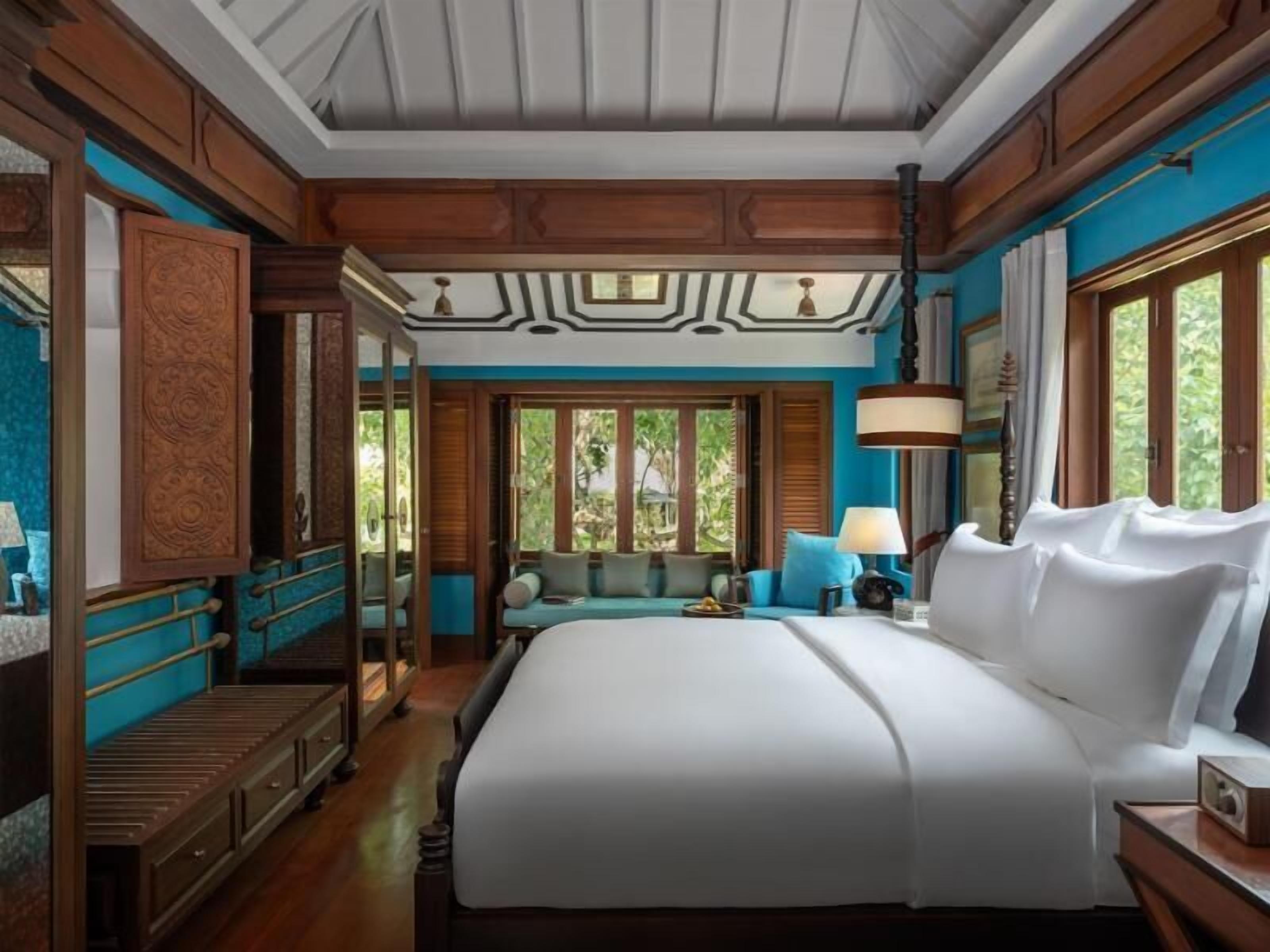 Frette Italian sheets, premium bedding, down comforters, pillowtop beds