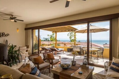 Villa Pelicano Bucerias by RNLR